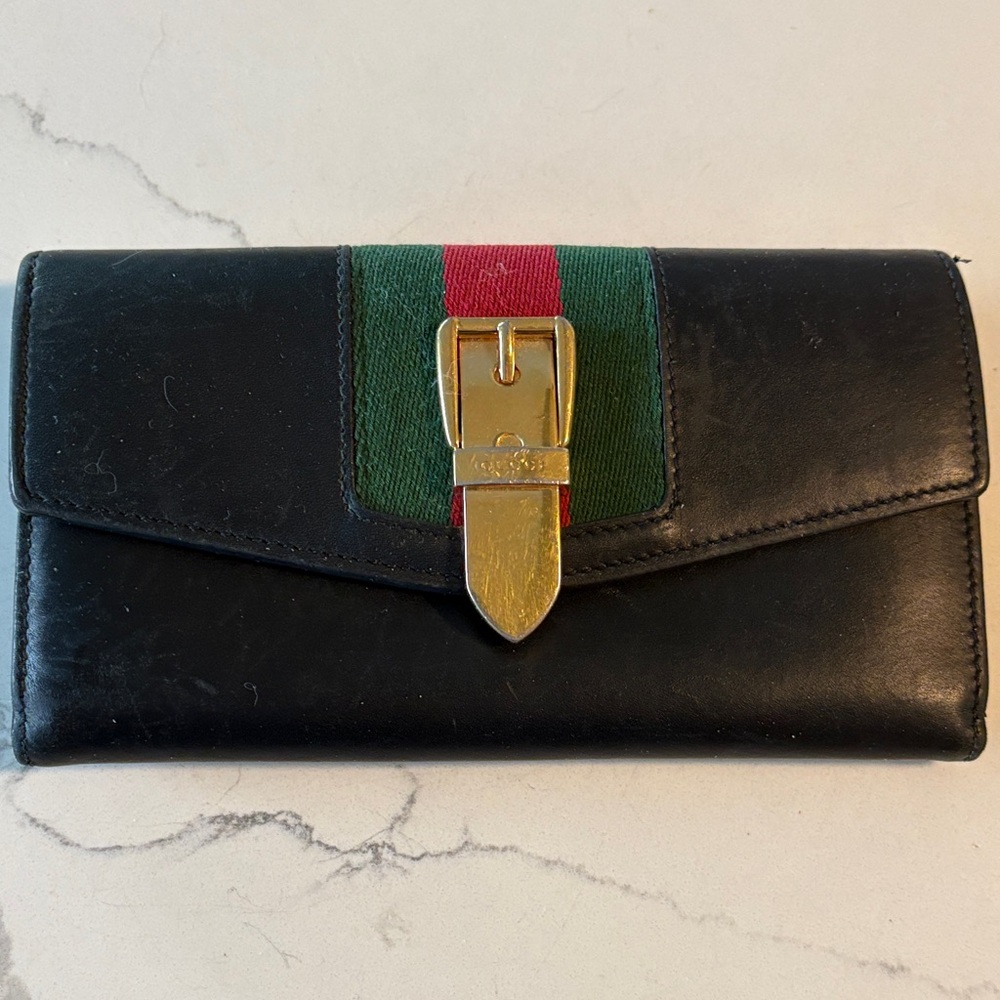 Gucci Black Wallet with Gold Buckle and Green-Red Accent